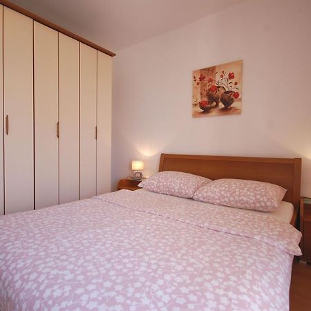 Apartments Andrea By El-Pi Tours Njivice Exterior photo